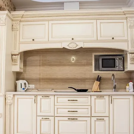 Fresh Arcadia Apartment
