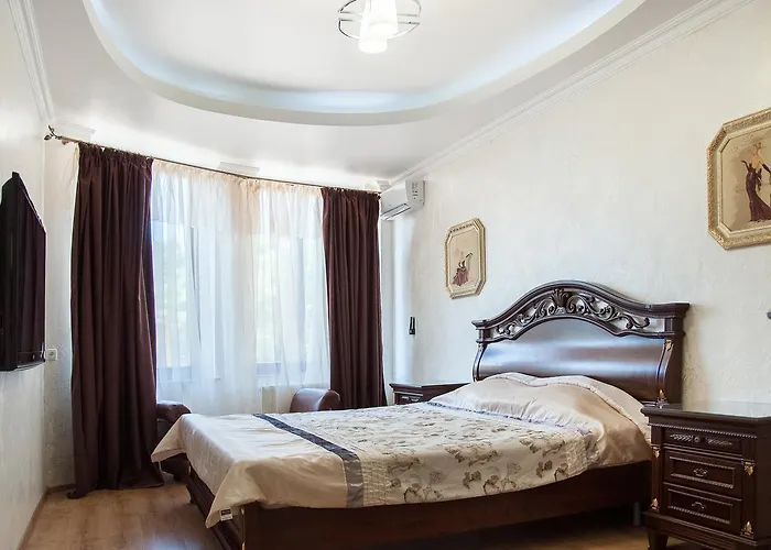 Fresh Arcadia Apartment