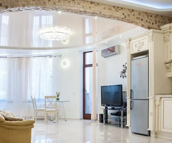 Fresh Arcadia Apartment